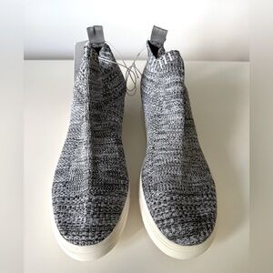 NEW w/Tags Mossino Grey Shyla Sneakers Size 10